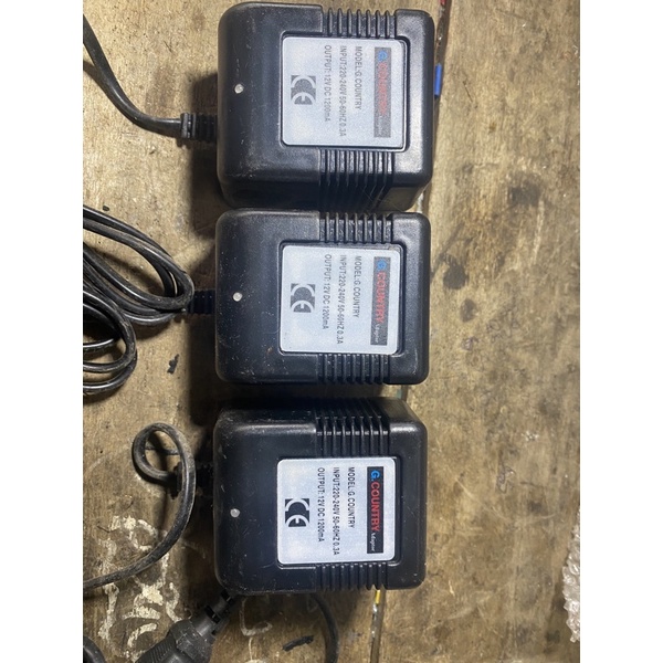 nạp acquy 12v. 1-12A .Dây đồng 100%,có đèn báo đầy