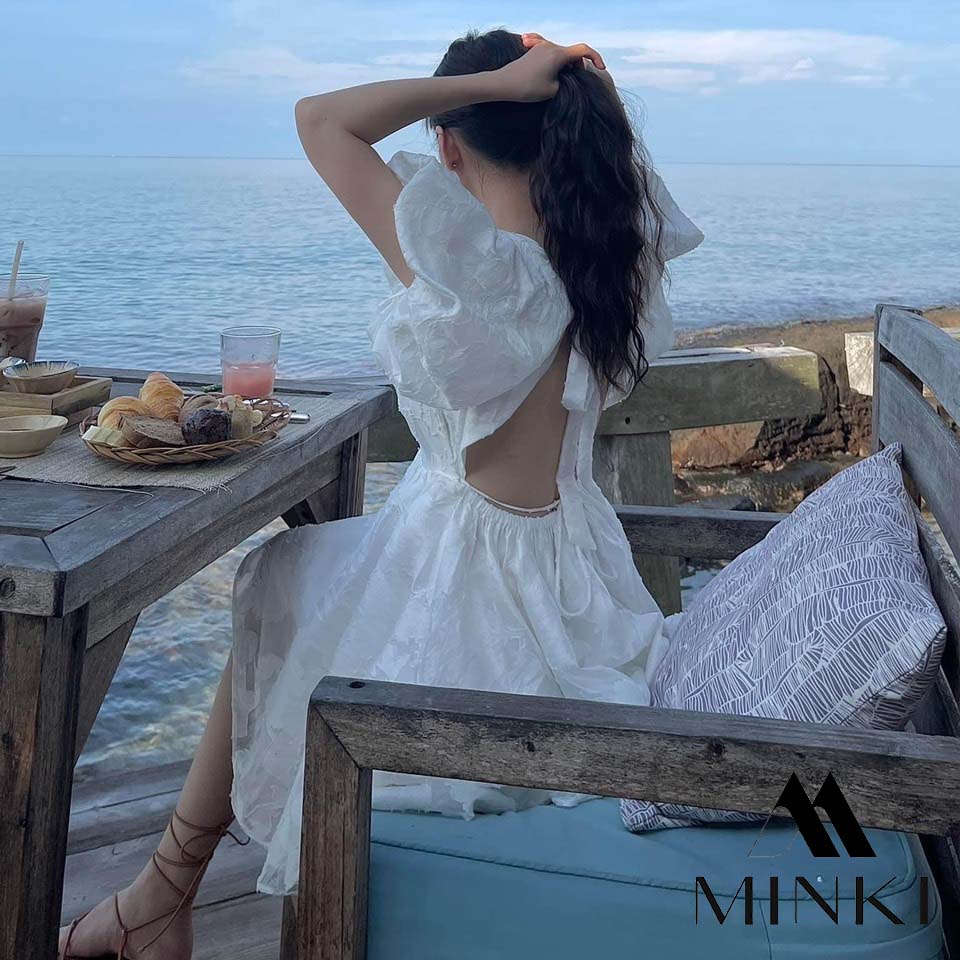 ĐẦM TRẮNG NƠ HỞ LƯNG - CHẤT LIỆU GẤM XỐP CAO CẤP - TRẮNG VÂN NỔI