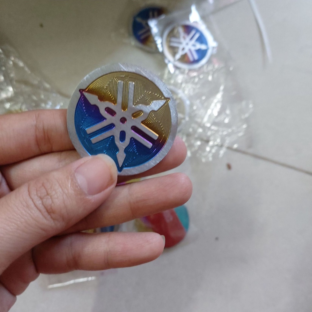 Tem Titan logo Yamaha Đường Kính 3cm, 4cm, 6cm Hình Tròn Có Sẵn Keo Dán