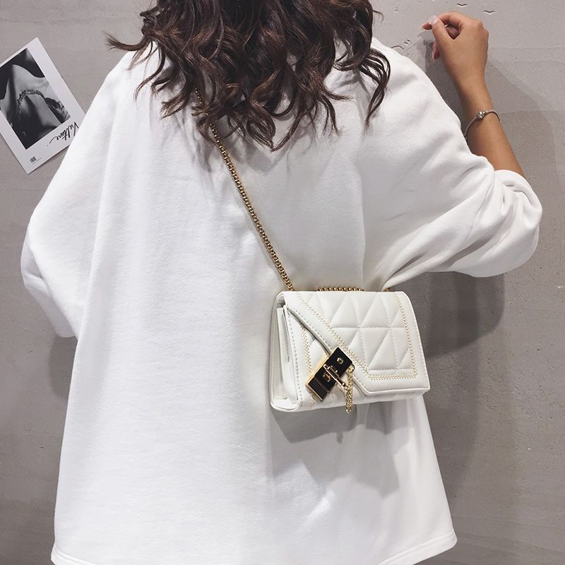 Túi Đeo Chéo Hình Vuông Đính Đá Nhỏ Nhắn Phối Dây Xích Thời Trang Dành Cho Nữ