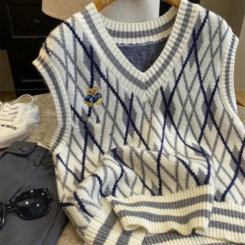 Áo len không tay cổ chữ v form rộng họa tiết sọc caro phong cách vintage