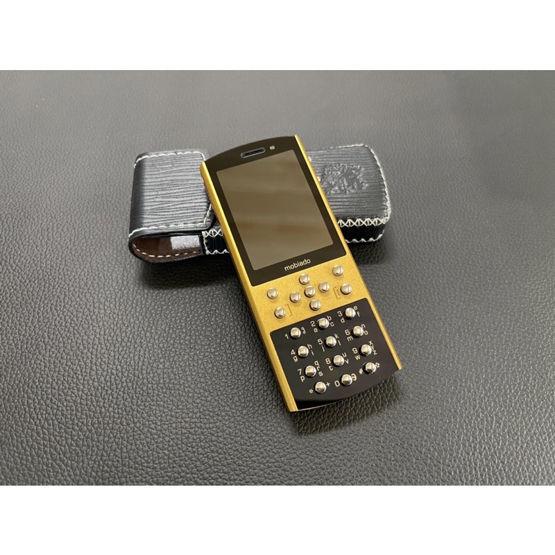 Vỏ Mobiado 712 Gold lắp cho nokia 6700