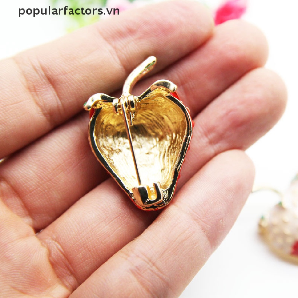 Ghim Cài Áo Hình Trái Dâu Màu Đỏ Thời Trang Cho Nữ