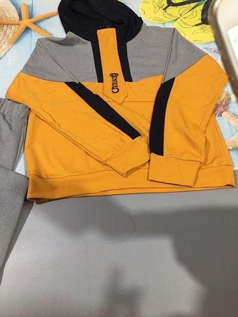 Bộ quần áo thể thao cao cấp phối màu vàng | BigBuy360 - bigbuy360.vn