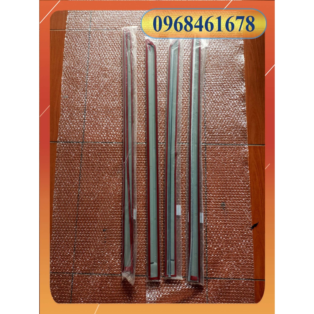 Nẹp cửa Innova 05-12  OEM
