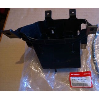 Hộc hộp đựng bình điện ắc quy PCX đời đầu 2011 2012 2013