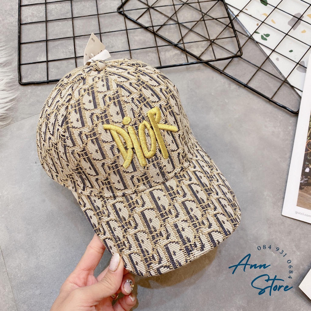 RẺ VÔ ĐỊCH Mũ Lưỡi Trai Dior Họa Tiết Ấn Tượng, Thêu Chữ Vàng Nổi 3D, Kaki 100% Cotton, Phom Mũ Căng Chuẩn Hàng Xuất