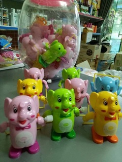 Đồ chơi hình thú vặn cót cho bé