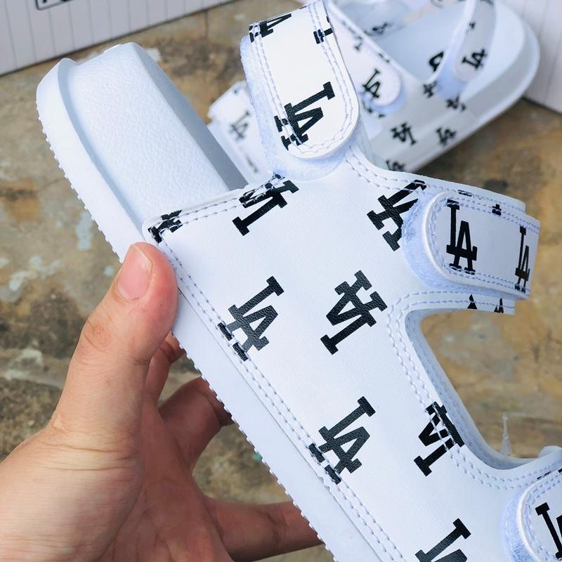 Giày Sandal 𝐌𝐋𝐁 ❤️FREESHIP + Hộp + Lùi 1 size❤️ xăng đan mlb LA thể thao nam nữ, quai in nét, đế bền và bám màu Trắng