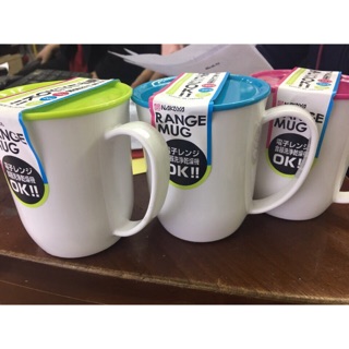 CỐC NHỰA CÓ NẮP VÀ QUAI CẦM HÀNG NHẬT