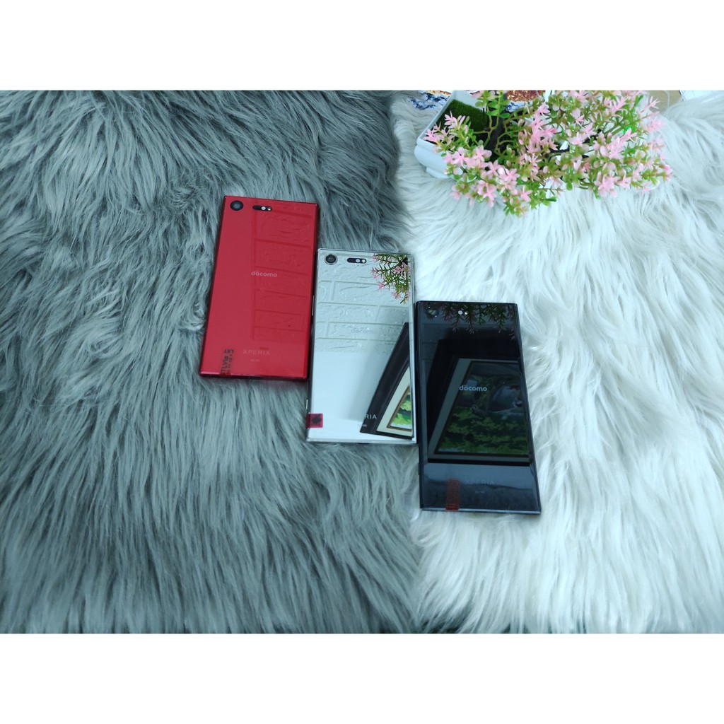 Điện Thoại Sony Xperia XZ Premium Đẹp 99,99% Kèm Cáp Sạc.