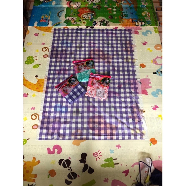 Set 10 khăn trải bàn nilong dùng 1 lần tiện dụng