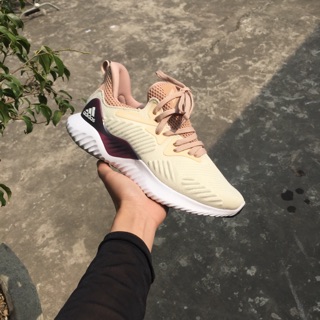 Giày Thể Thao Alpha Bounce màu Sữa