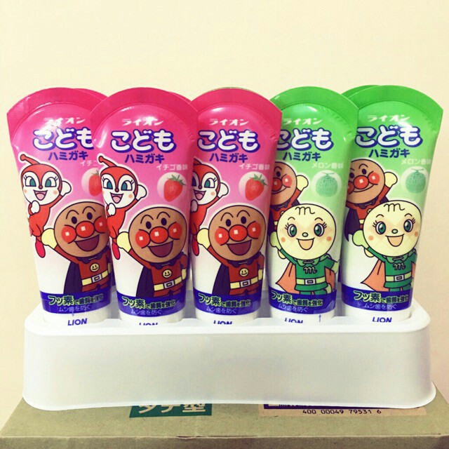 Kem đánh răng cho bé Lion Nhật Bản