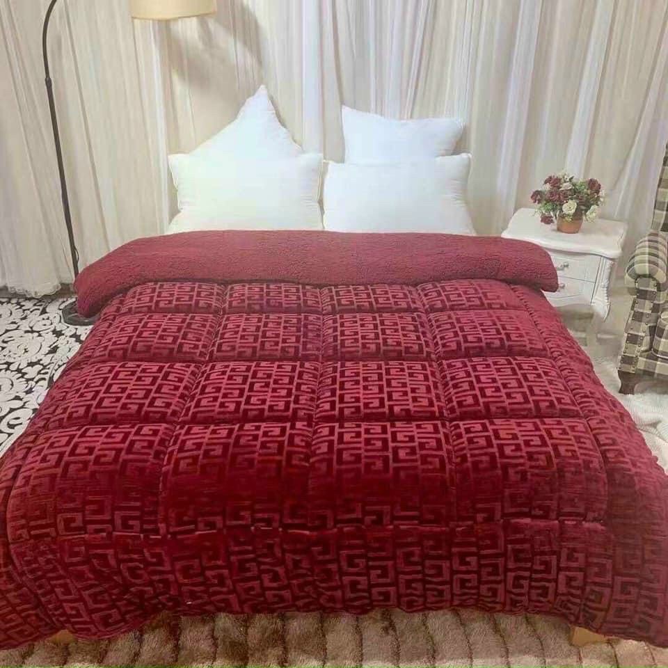 (Giá Sốc)  CHĂN LÔNG CỪU Họa Tiết Chữ Vạn Xanh Dương, Chăn bông cao cấp mới nhất, Kích Thước 2m x2m2, nặng 3,4 kg