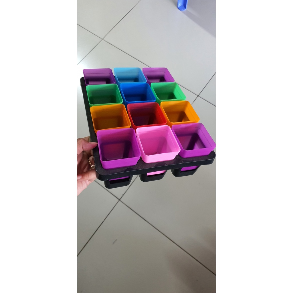 Chậu nhựa vuông trồng sen đá, cây xương rồng, cây mini ,kích thước 7x7cm, đủ màu, có khay