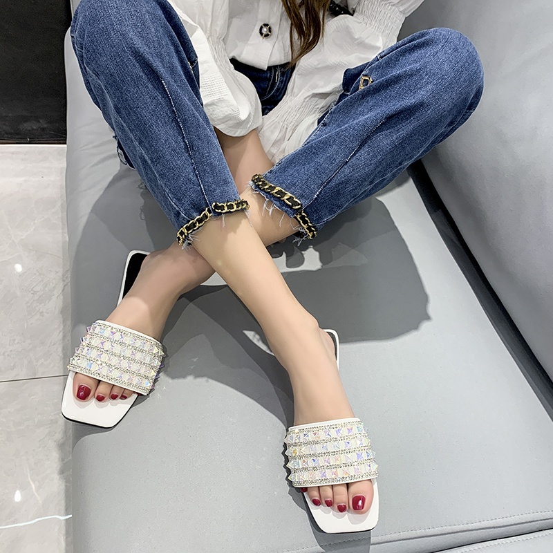 Dép Da Đế Bằng Đính Đá Thời Trang Cho Nữ