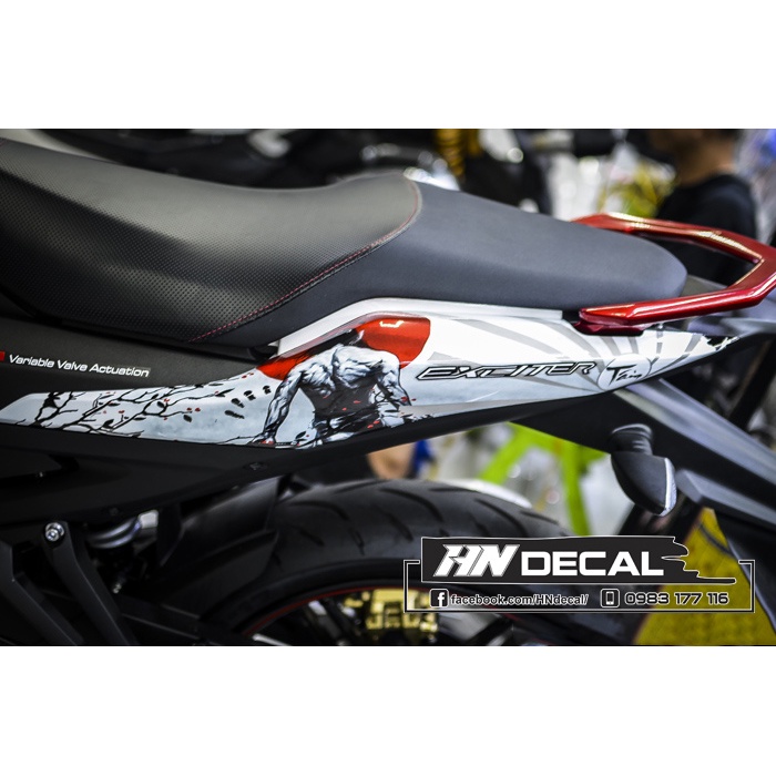 Tem Trùm Exciter 155 Trắng Đỏ Samurai
