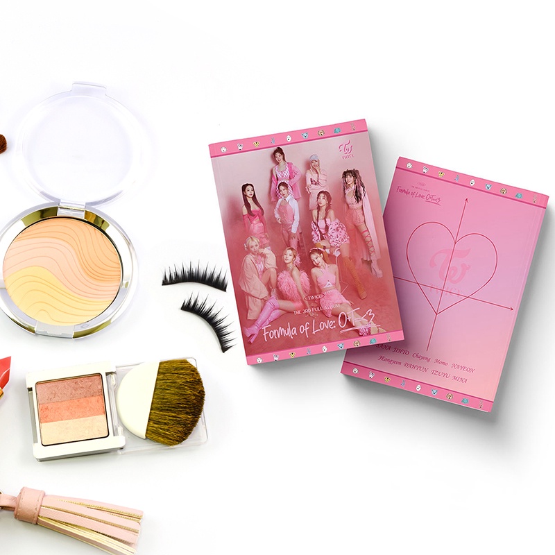 Album Ảnh 3 Trang Thành Các Thành Viên Nhóm Nhạc TWICE