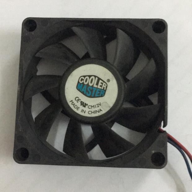 Quạt làm mát vuông 7cm chạy điện 12v
