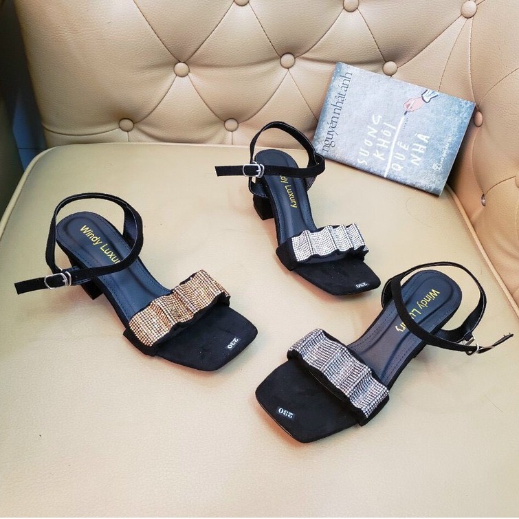 Dép sandal nữ quai nhún đính đá gót trụ 7 phân cao cấp