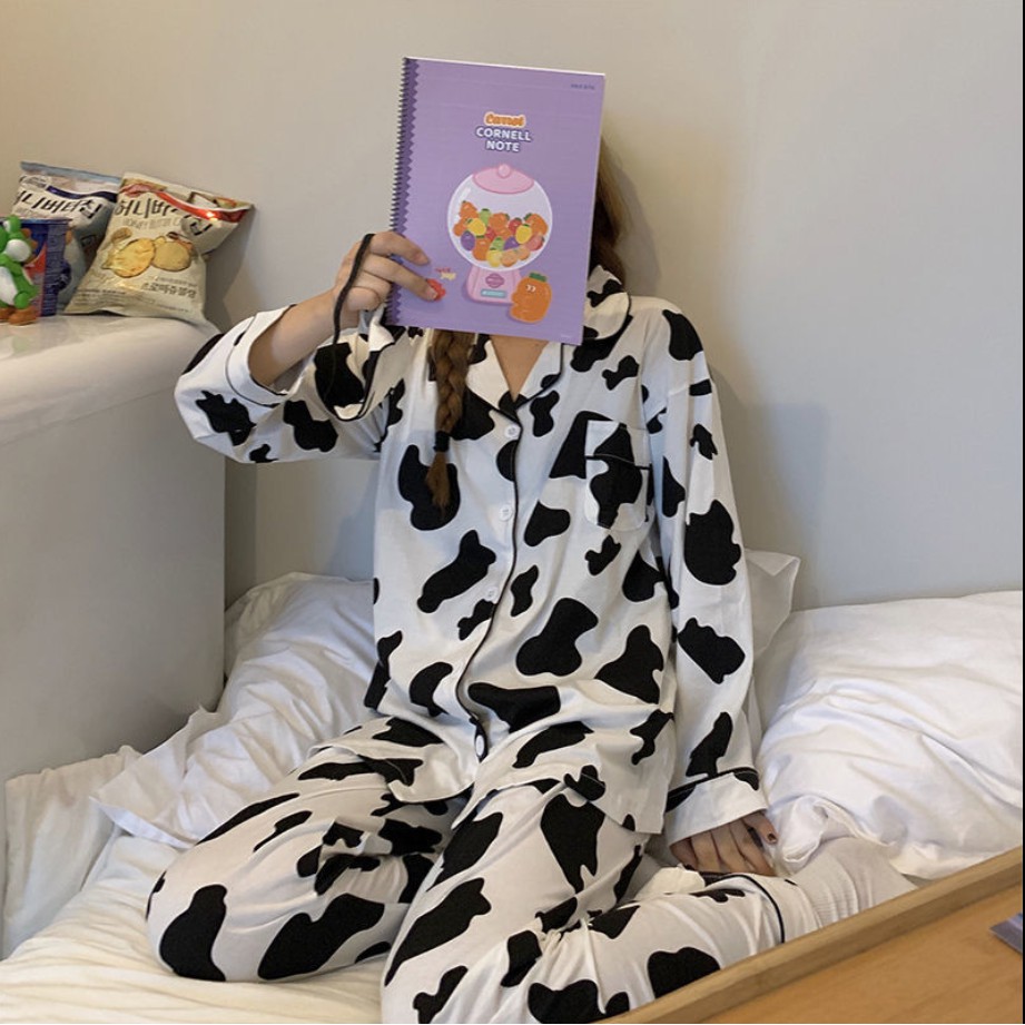Bộ đồ ngủ tay dài họa tiết đốm bò sữa độc đáo dành cho nữ