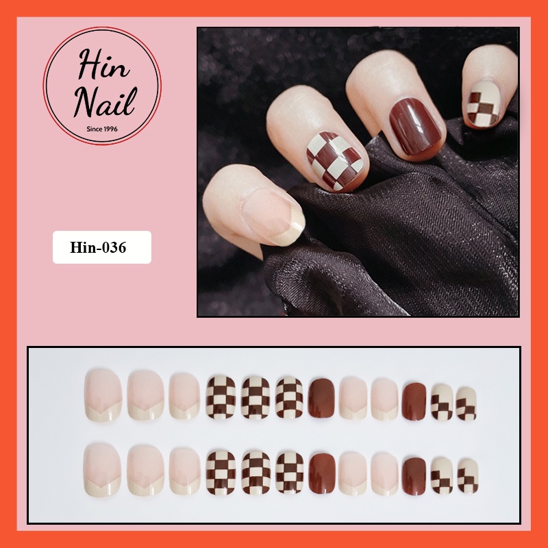 Móng tay giả Hin Nail form ngắn họa tiết caro