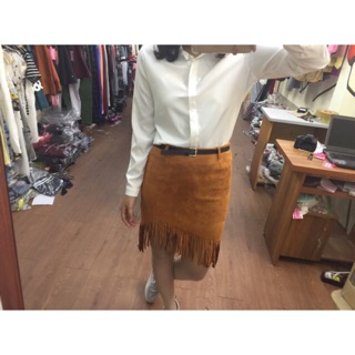 Sale off chân váy da lộn tua rua