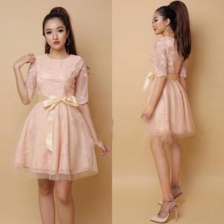 Đầm ren xòe cột nơ
