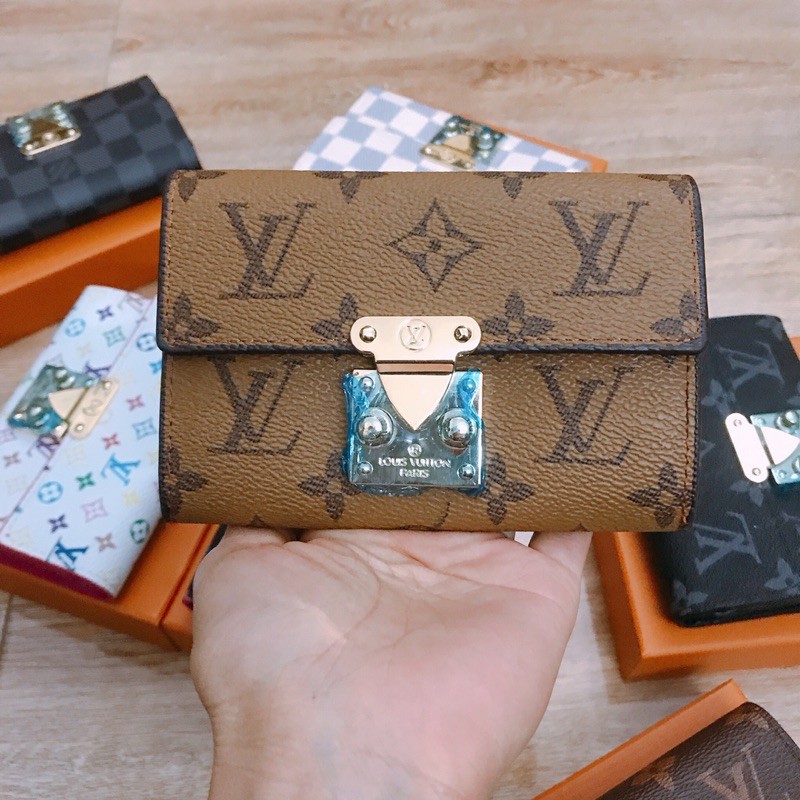 Ví mini hoạ tiết khoá vàng bấm ngang có hộp Rosabeli