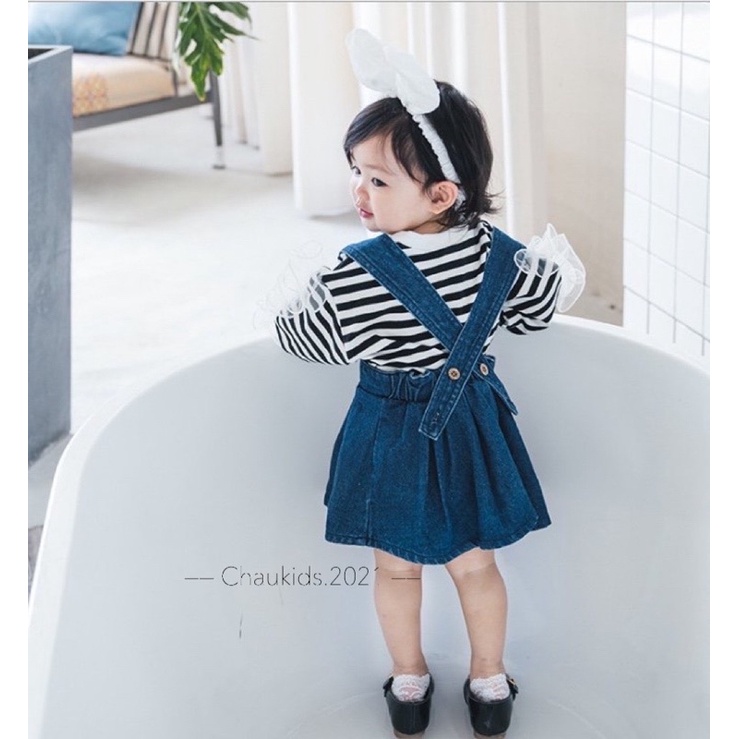 Set yếm váy bò kèm áo kẻ ngang cho bé gái