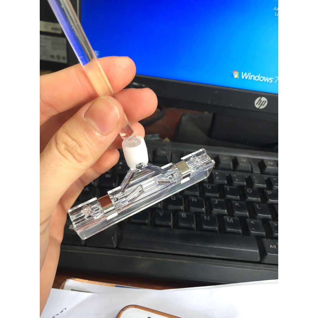 Kẹp quảng cáo, kẹp mica V08 dài 21cm, kẹp mica 2 đầu