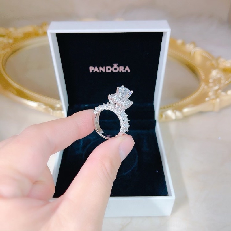 Nhẫn full đá bagguet ổ vuông mạ bạch kim