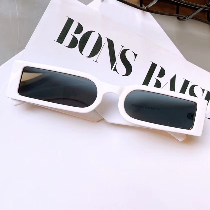 Kính mát gọng đen phong cách cổ điển cho nam nữ