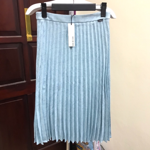 Chân váy dập ly