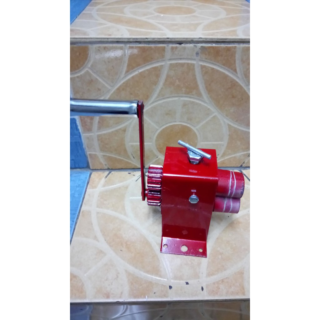 Máy ép biển số xe