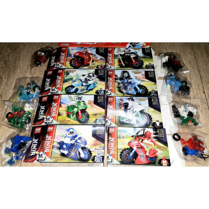 Lắp ráp 1 hộp LegoNinja PhanTom Moto 508 có nhiều chi tiết bằng nhựa