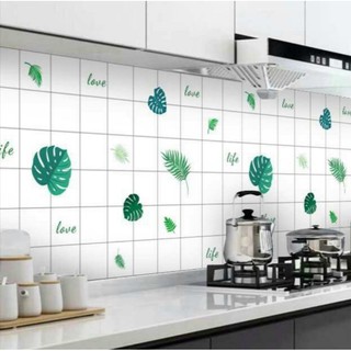Giấy dán bếp tráng nhôm, chịu nhiệt. Kích thước 2,5m x 60cm.