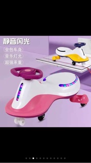 Xe lắc cao cấp có đèn led và nhạc