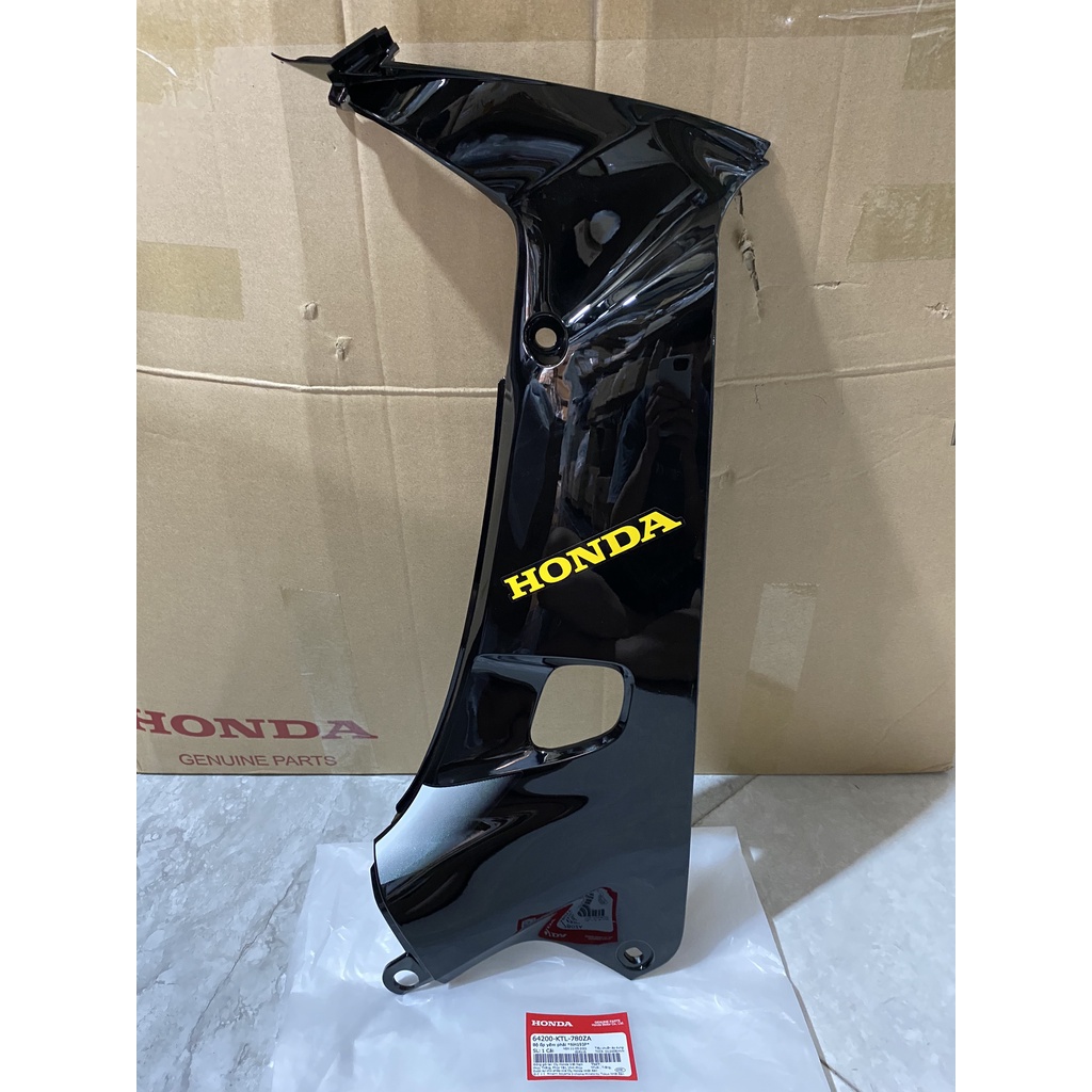 Bộ ốp yếm bên phải - yếm trong HONDA WAVE ZX năm 2004 màu Trắng đen.