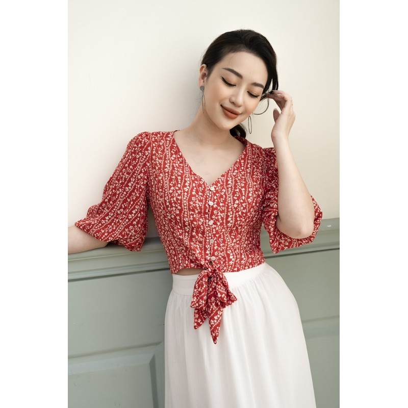 Áo Tay Chuông Buộc Nơ Trước, Kiểu Dáng Croptop Hoạ Tiết Hoa Clara Mare BLS3001