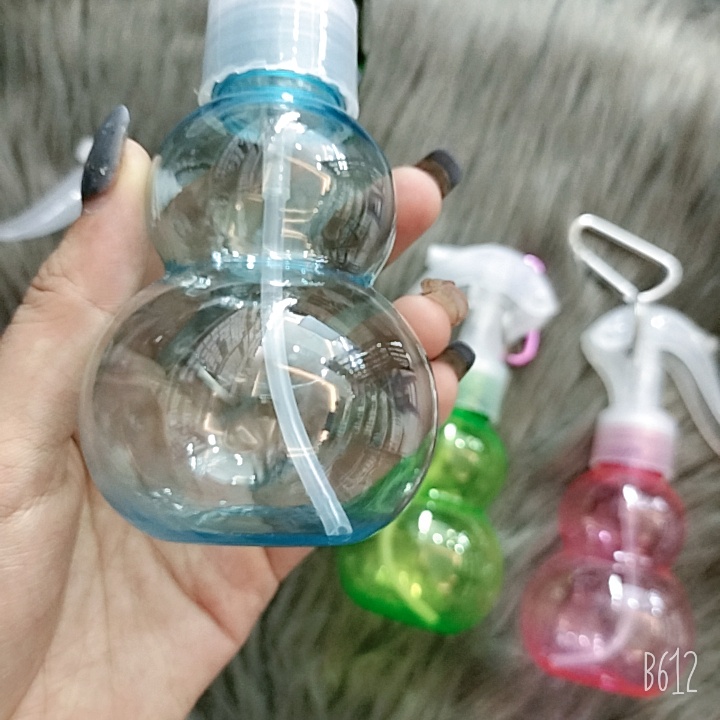 Bình xịt hồ lô đựng nước kèm móc khóa treo giao ngẫu nhiên