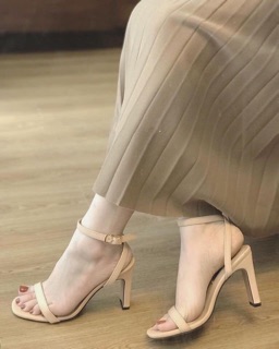 Sandal cao gót mảnh gót dẹt