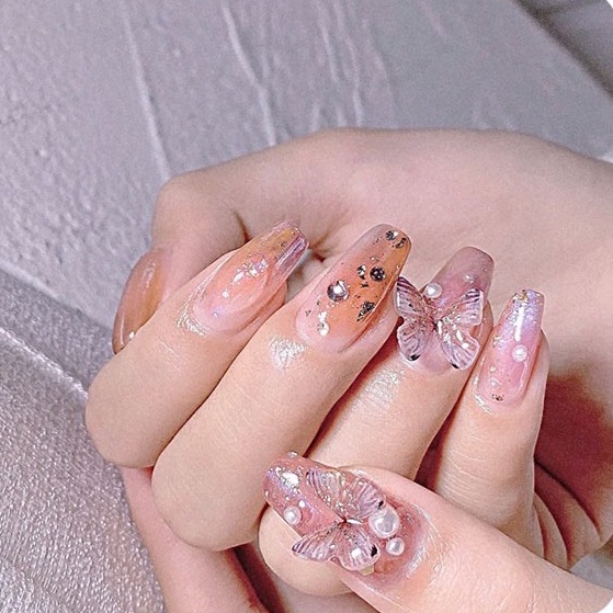 Bướm pha lê đính móng mã D03
