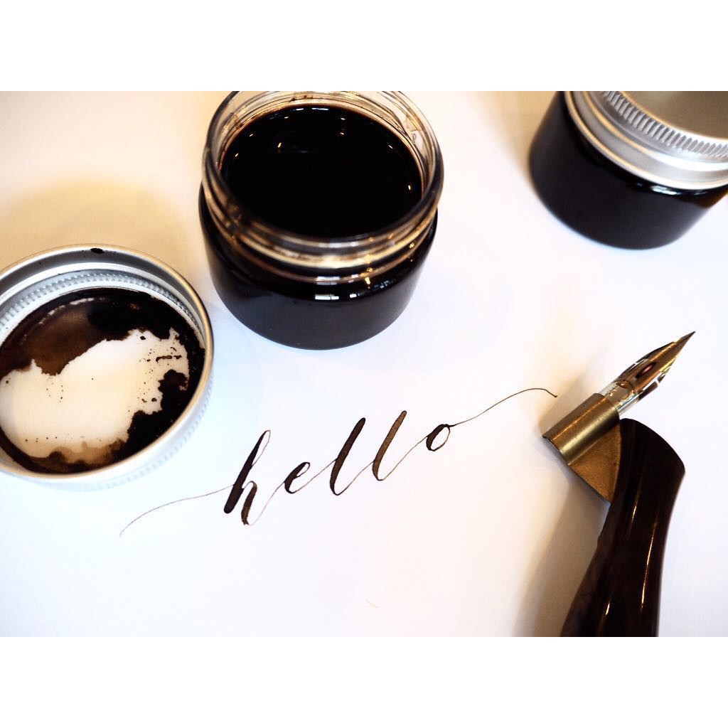 Mực WALNUT Chuyên Dụng Cho Viết Calligraphy, Drawing - Tặng Lọ Thủy Tinh Chiết Mực
