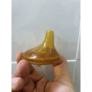 (Hcm) Núm tập uống nước đầu mỏ vịt bé 6th++ Best Born