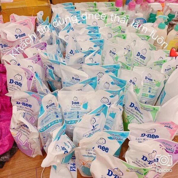 Nước giặt quần áo DNEE túi 1400ml THÁI LAN có QUAI XÁCH kèm VÒI RÓT cho bé