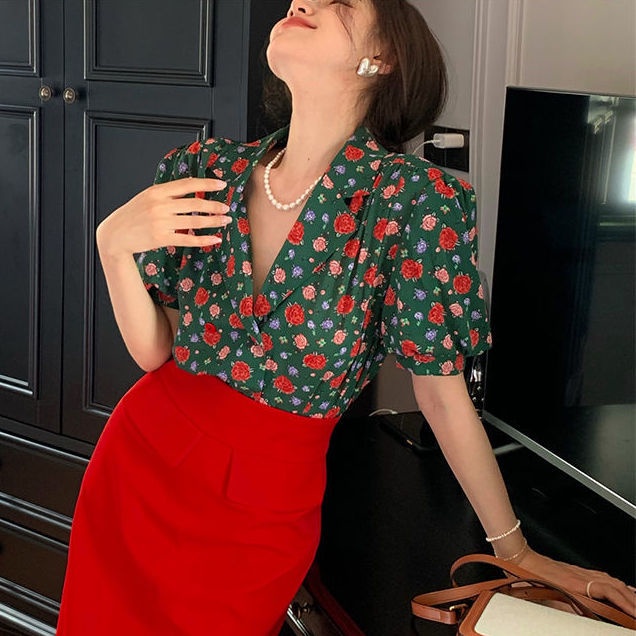 Set áo kiểu tay ngắn phồng cổ chữ V chiffon và chân váy phong cách Hong Kong thời trang mùa hè mới cho nữ (Có bán lẻ)