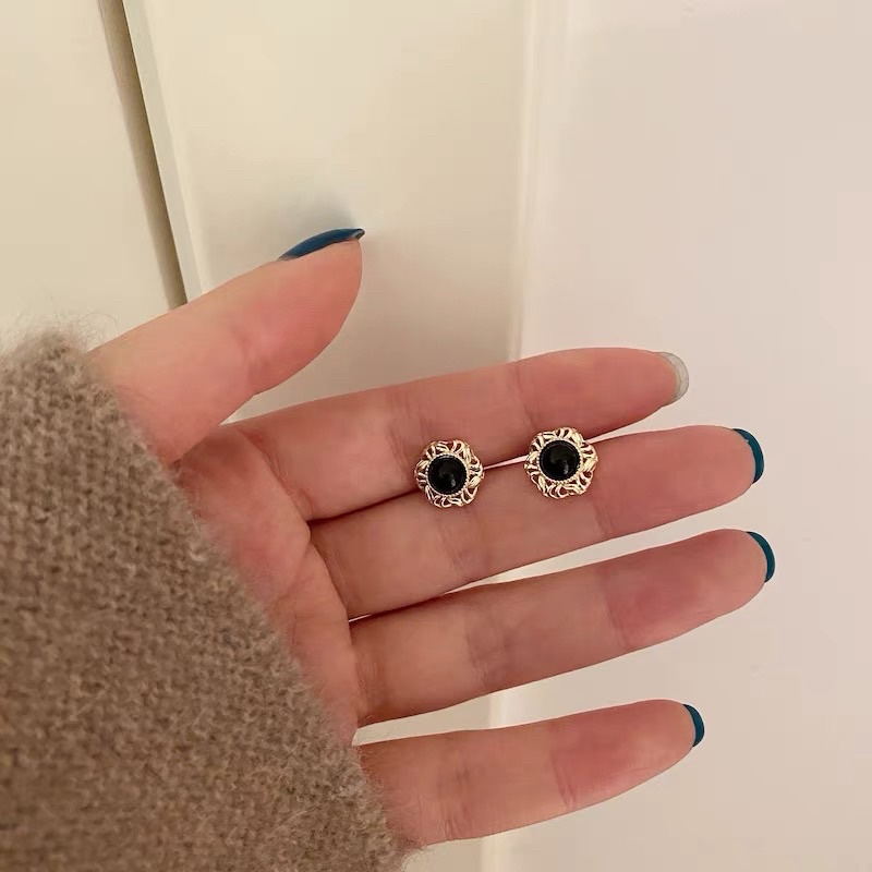 Hoa tai đơn giản đính hạt - Maben