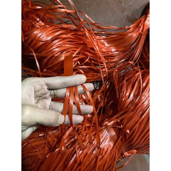 Dây gói bánh trưng , bánh tết dài 2m ( giá 1 cái tách sẵn 4 dây)